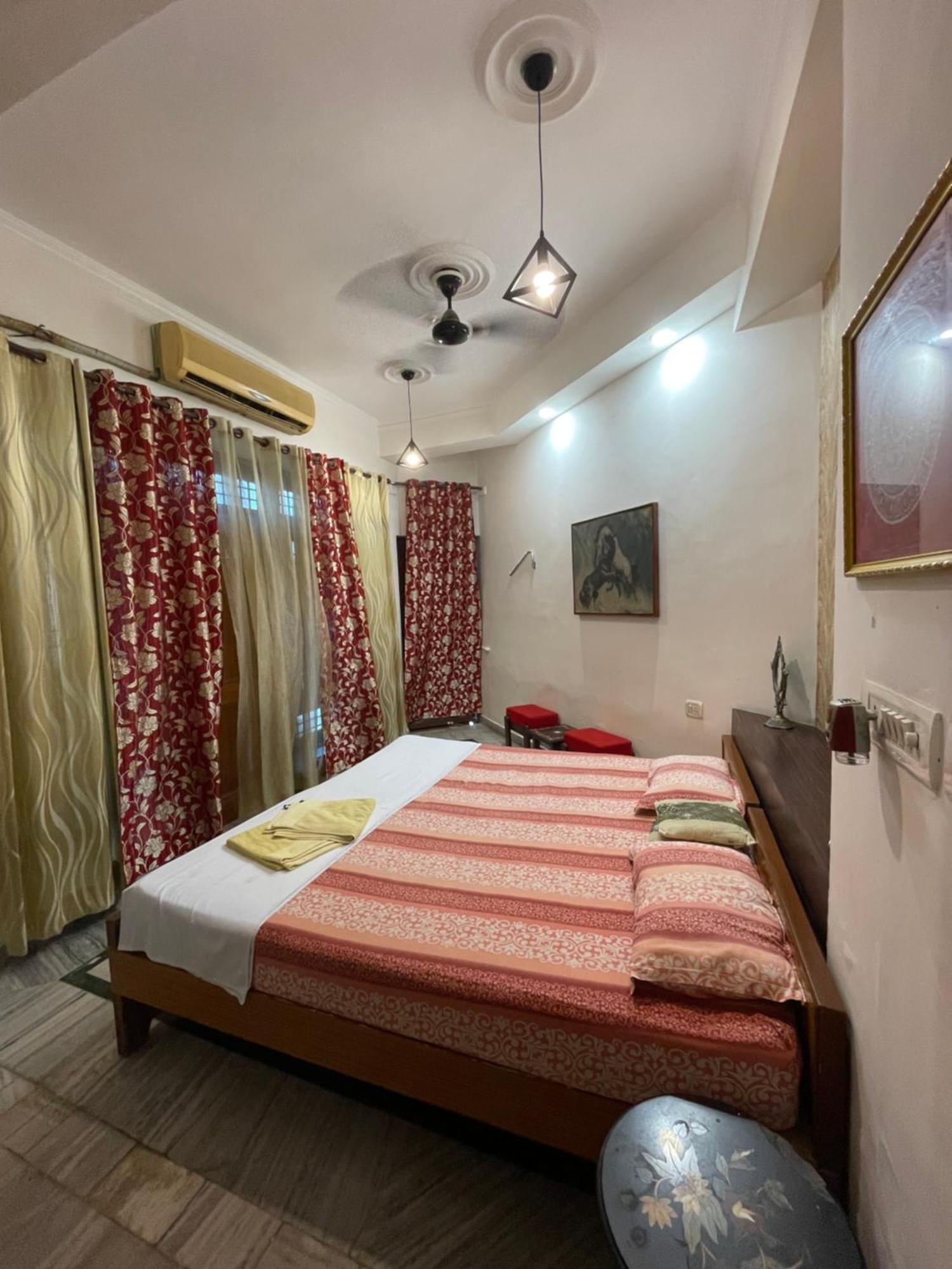 N.Homestay Agra  Eksteriør billede